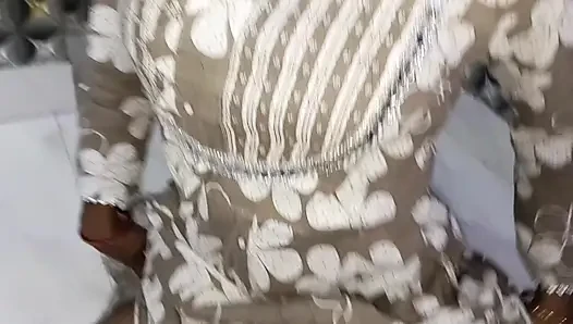 Hintli kadın sudipta sevgilisiyle sert sikişiyor - gerçek ev yapımı