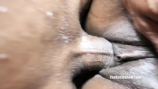 Tam video. seksi çikolata orta yaşlı seksi kadın chanel fox afro stretch tarafından sikiliyor