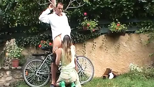 Bisiklet yolculuğu sportif bir sikişle bitiyor!