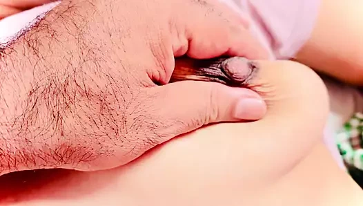 Anal ve amına göğüslerimizi gösteriyor