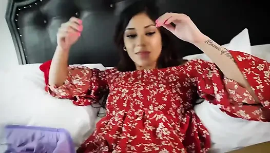 Dadcrush - yaramaz küçük sürtük Eden Sin üvey babası büyük yarağını kırbaçladığında şaşırıyor