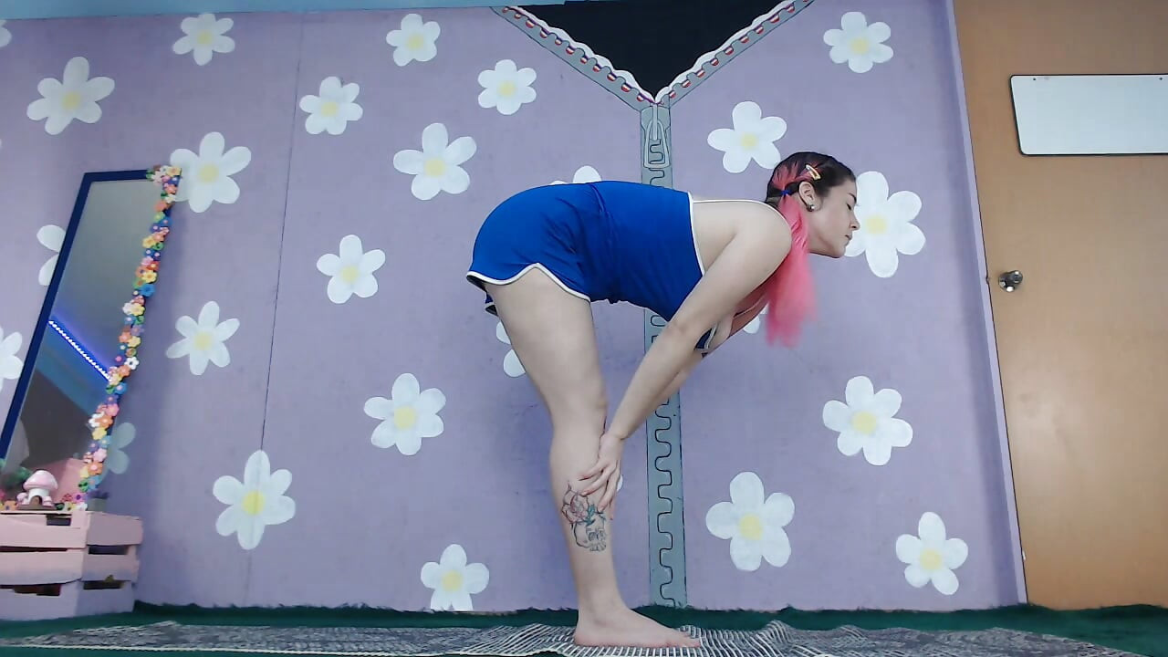 Yoga egzersizi canlı akışı yanıp sönen latina nip slip acemi