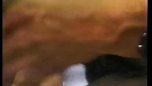 Çoraplı cüce kız havuz başında sert sikişiyor