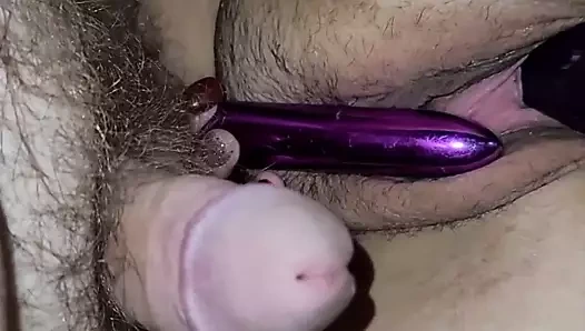 Bazı oyuncaklarla oynamak.