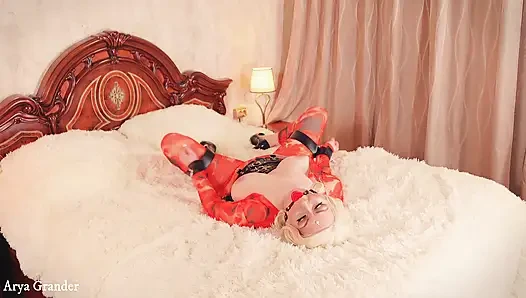 Seksi ateşli sarışın orta yaşlı seksi kadın taytlı esaret videosu