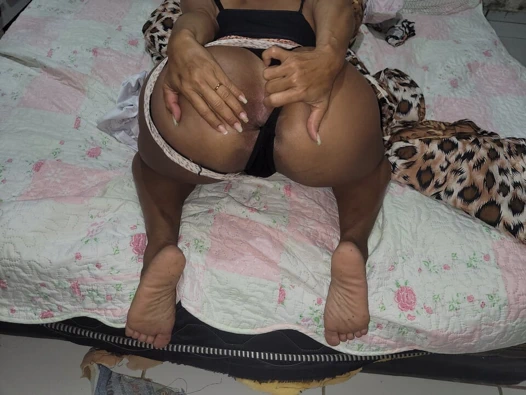 Kısa kız her gün anal seks yapmayı seviyor, her zaman götten istiyor