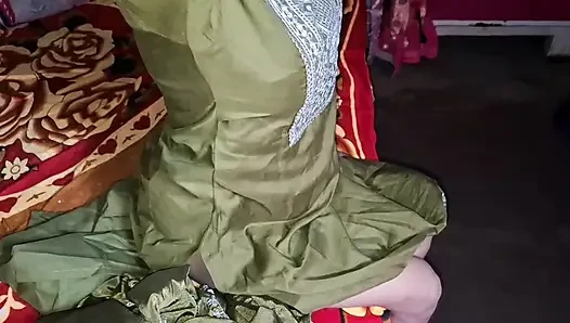 Ateşli yenge devar ile sikişiyor
