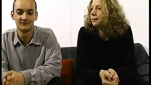 Cathelyne ve Nikos sadece kameramızın önünde eğlenmek istiyor.