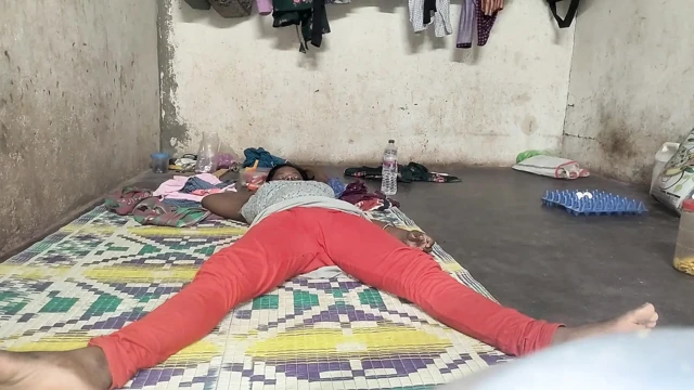 Hintli yeni evli eş ilk kez seks yapıyor