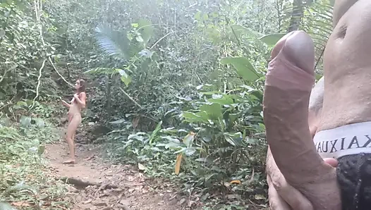 Kız beni parkurda mastürbasyon yaparken yakaladı ve beni izledi