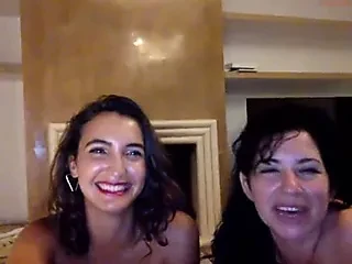 Anne ve kızı aile kamerası Cashcow -snipit 2 süt
