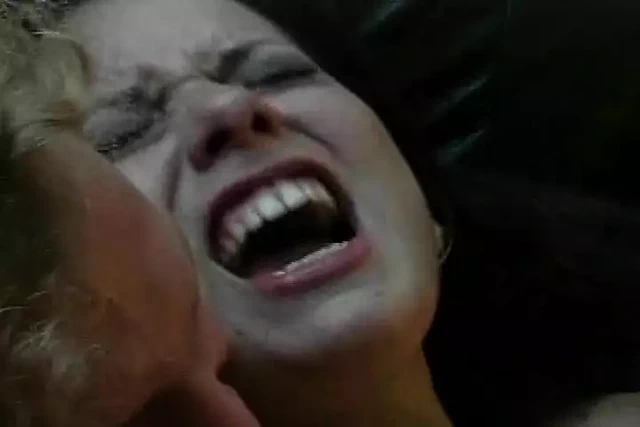 Seksi hatun sert sikiştikte döl içiyor