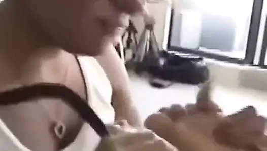 Raven'ın lezzetli ayak ibadeti