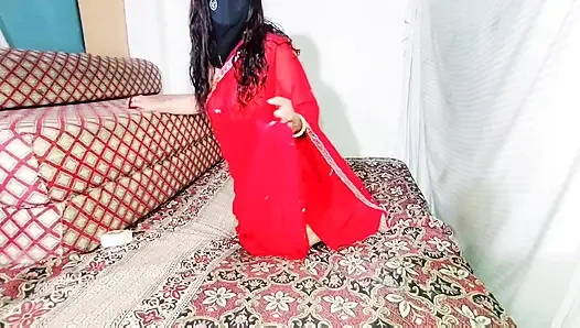 Düğün gecesi Hint'te bir köyde sikişiyor