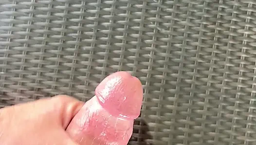 Baba verandada mastürbasyon yapıyor