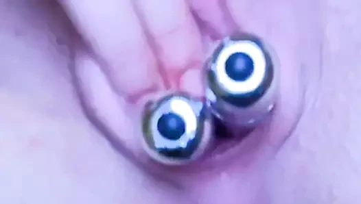 18+ genç kız popo fişi kullanıyor