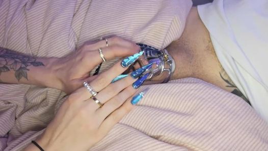 Locktober 6. gün - tırnaklar kafese dokunuyor sahibelongnails