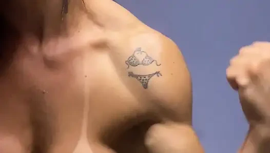 Jimnastikçi anne sana ne yapacağını tam olarak biliyor