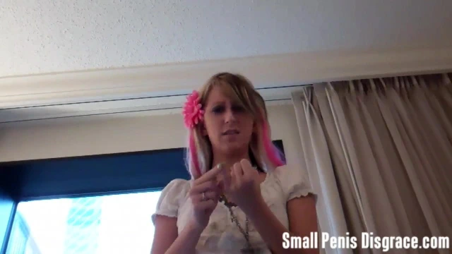 Sikin o kadar küçük ki onu göremiyorum