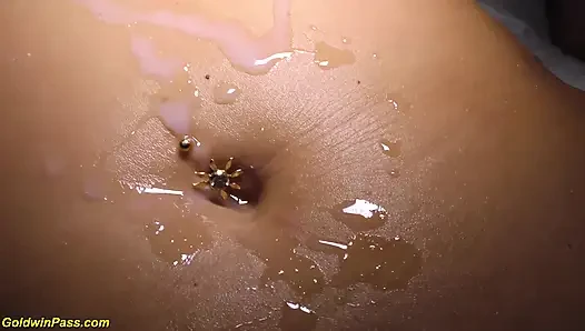 Büyük memeli orta yaşlı seksi kadın ile aşırı grup seks