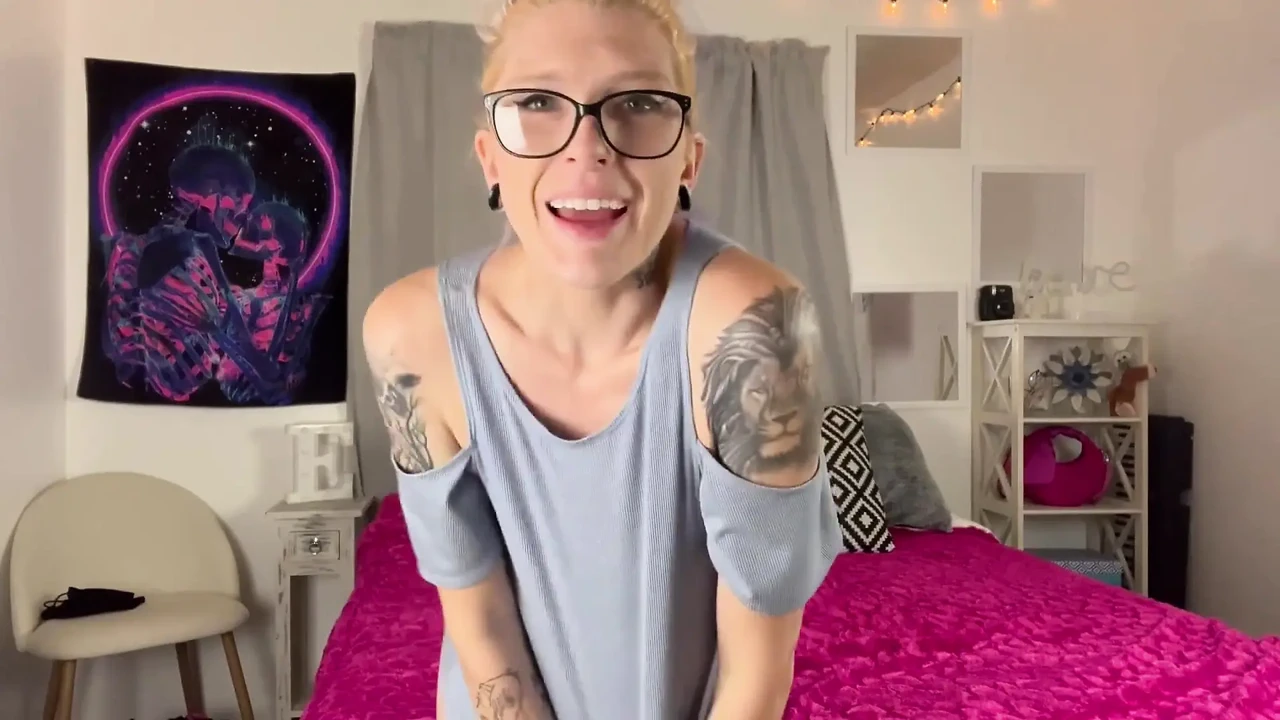 Exclusive: Pussy Free Loser Pledge Feat Missellie (High Quality) - UK Special