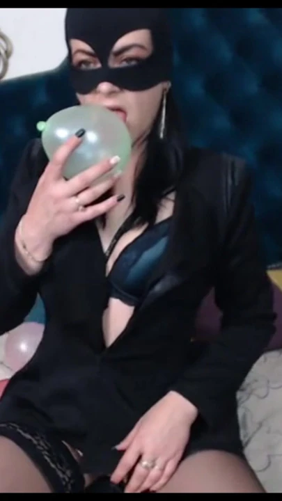 Umarım beni ağzımdan nasıl siktiğinizi hayal etmişsinizdir? #horny #cute #lips