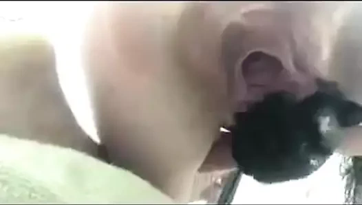 Siyah eldiven ve golf topları