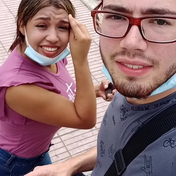 Üvey erkek kardeşimin yeni satın aldığını gördüğümde, zenginle sikişmek istedim, Miami'de satın aldım