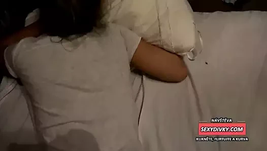 ROZTOMILA DIVKA DOSTAT VELKY CUM NA KOCICKA - POV