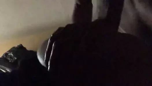 Bu çapayı sikiyor, o yalnızdı