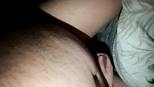 Evli kadın kocasına mastürbasyonla sürpriz yapıyor