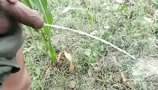 İşemenin farklı yolları var - herkesin içinde işemeyi seviyorum, Hint köyü