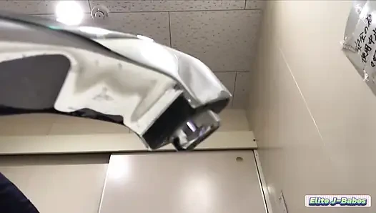 Взрослую подругу глубоко забрали, потеря контроля быстро, сырая жара пики, глубокий кримпай в конце!