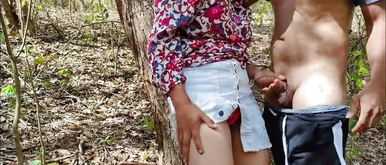 Amcığım açık havada ve Hintli tamil xvideo'da seks paylaşmak istiyor.