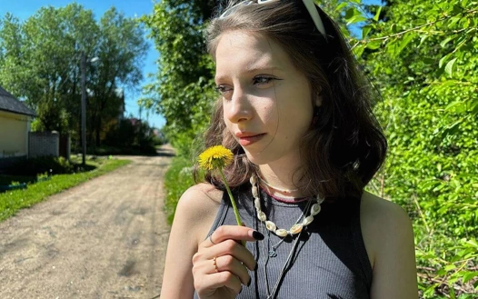 Sokakta Ukraynalı bir kızla tanıştı ve aynı gün onu sikti