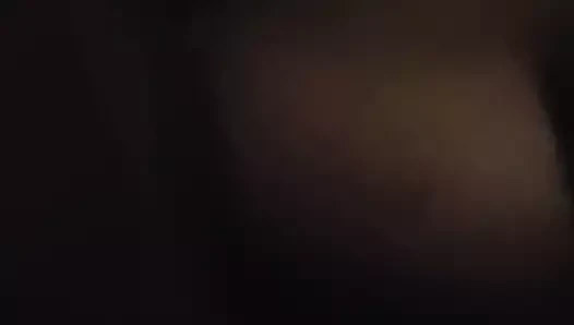 Kırmızı iri güzel kadın