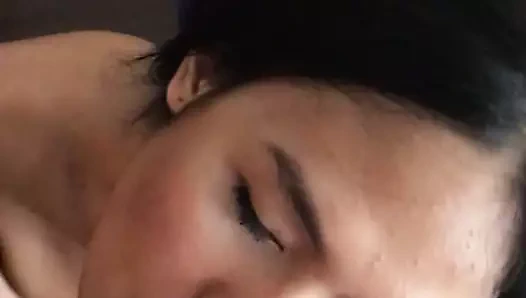 Başlarken emdi tarafından Filipin ladyboy