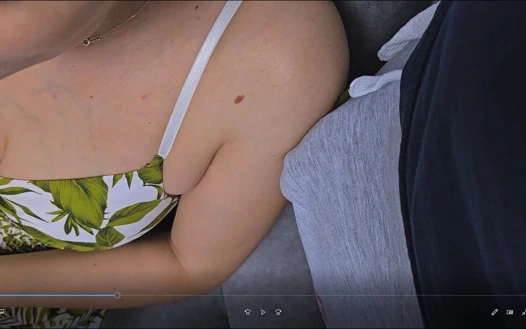 Halka açık metro treninde yarağı çok yakın