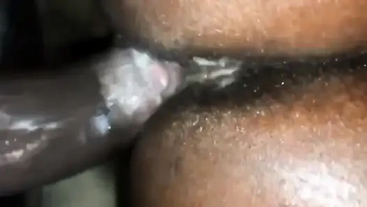 У нас был горячий секс до тех пор, пока она не могла больше не принимать мой большой черный малыш