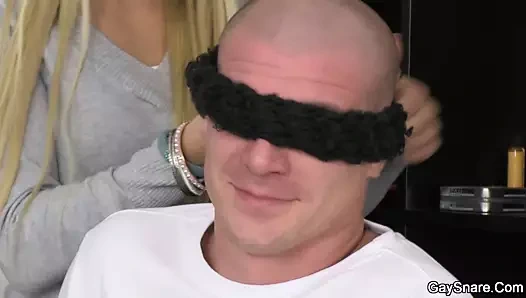 Kel adam alır kandırdın içine ilk zaman eşcinsel sikme