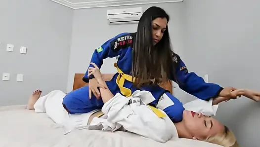 Kedi dövüşü judokas - raquel vs jade