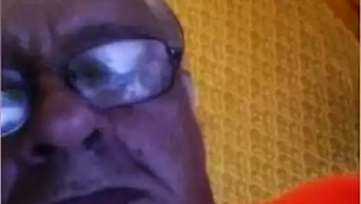 Büyükbaba inme üzerinde web kamerası