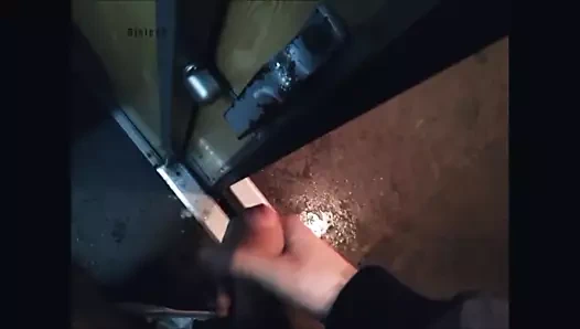 Tren kapısını işaretleme (sidik ve boşalma)