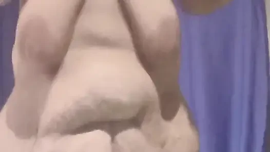 Her yerde zıplıyor ve ağzına boşalıyor