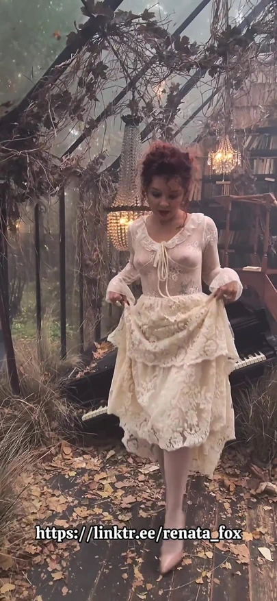 Gizli Bahçede Güzel Nimf