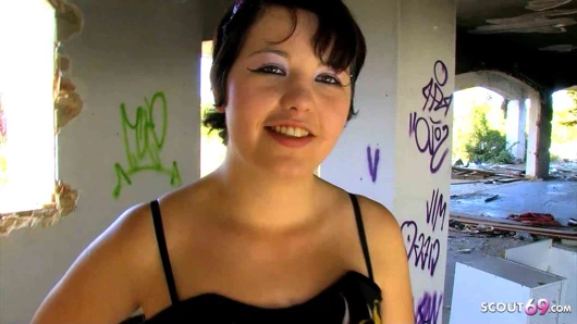 Kıvrımlı muslim genç shalimare pikap ve ayartmak için kayıp yer döküm sikme