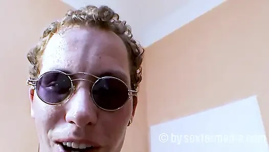 Hamburg'dan Nikki, Ev Sahibi
