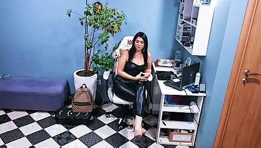 Babamın Yabanı Vajinamı Yalıyor. Baştan Çıkarıcı Ve Berbat Oldu.
