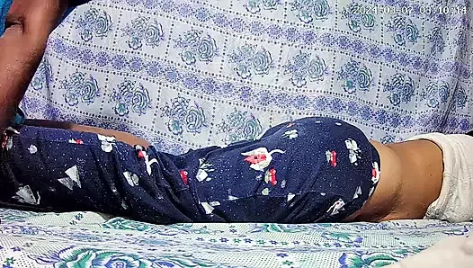 Üniversite öğretmeni öğrenciyi sınıfta sikiyor