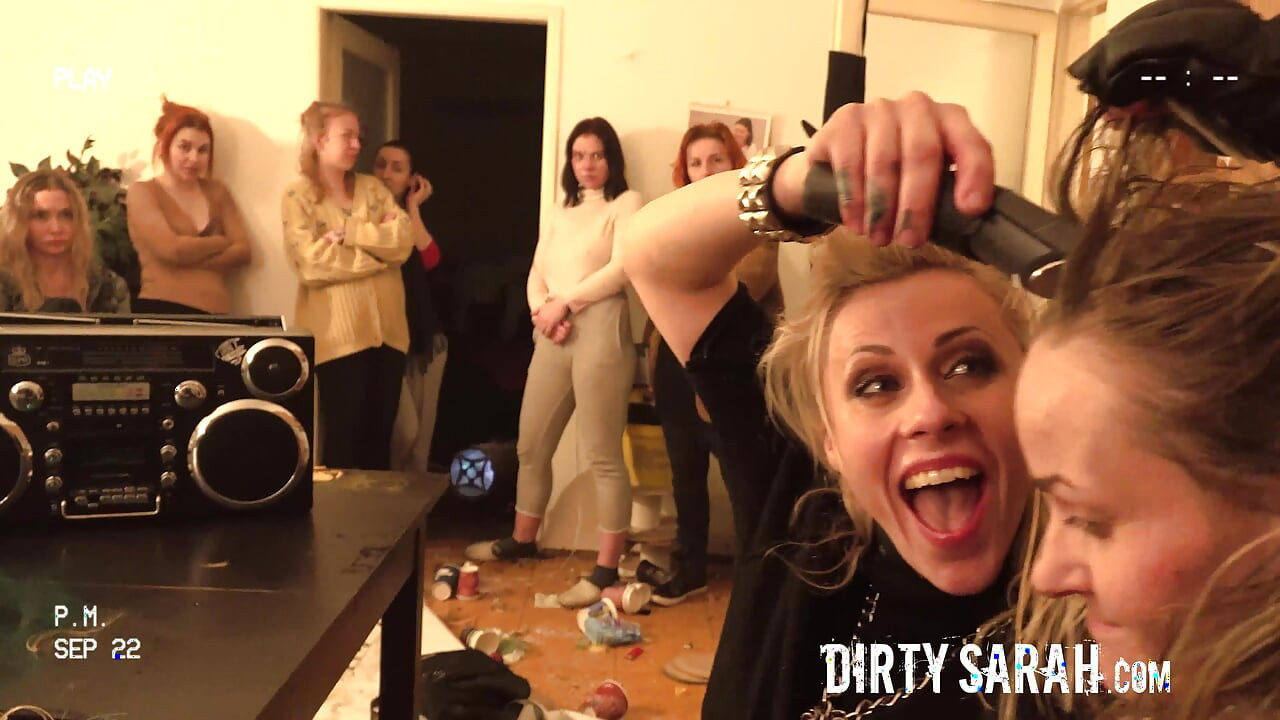 Filthy Hair Salon (Dirty Sarah)